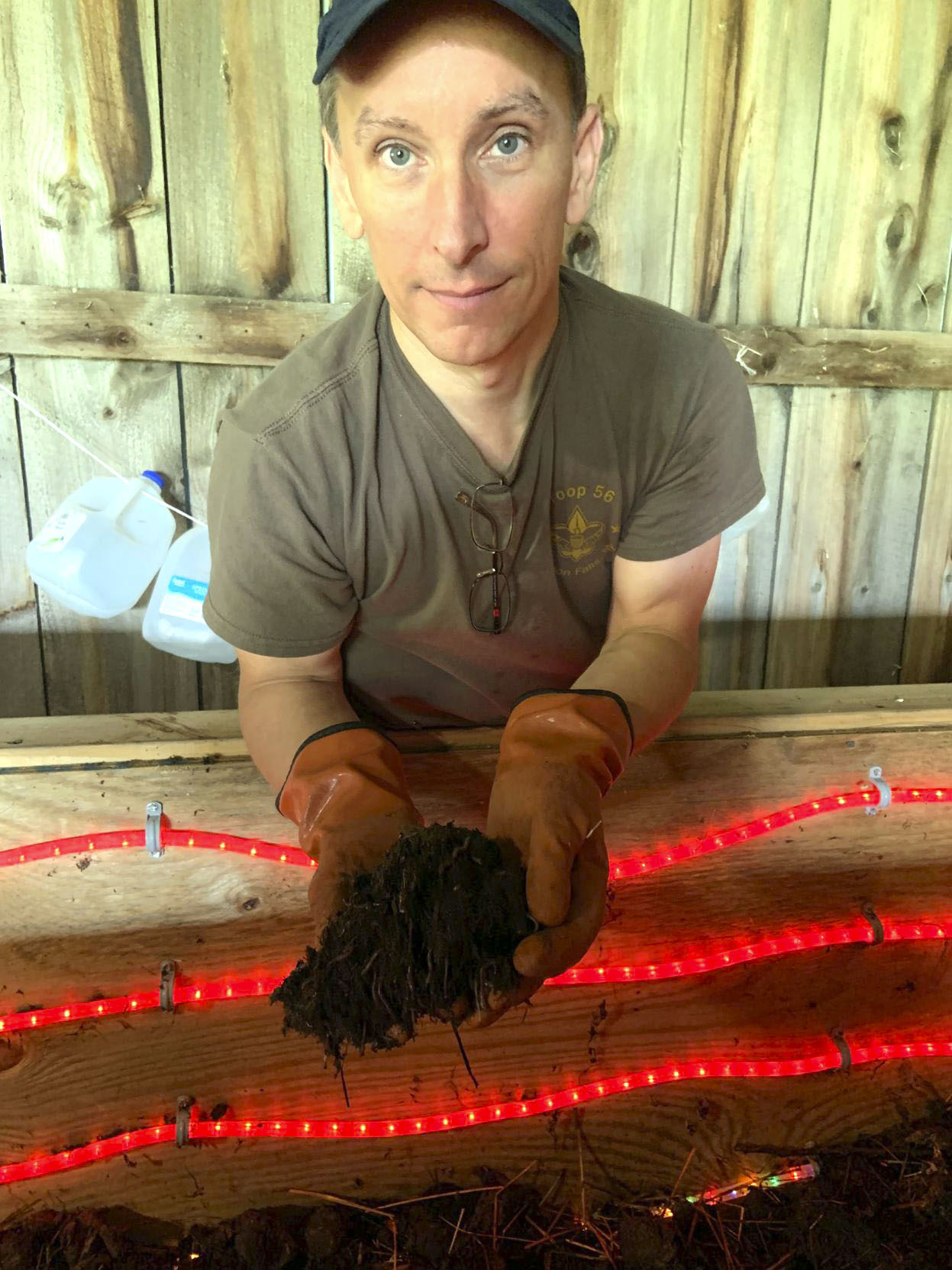 ‘Worm wrangler’ finds a business model wriggling in the dirt in